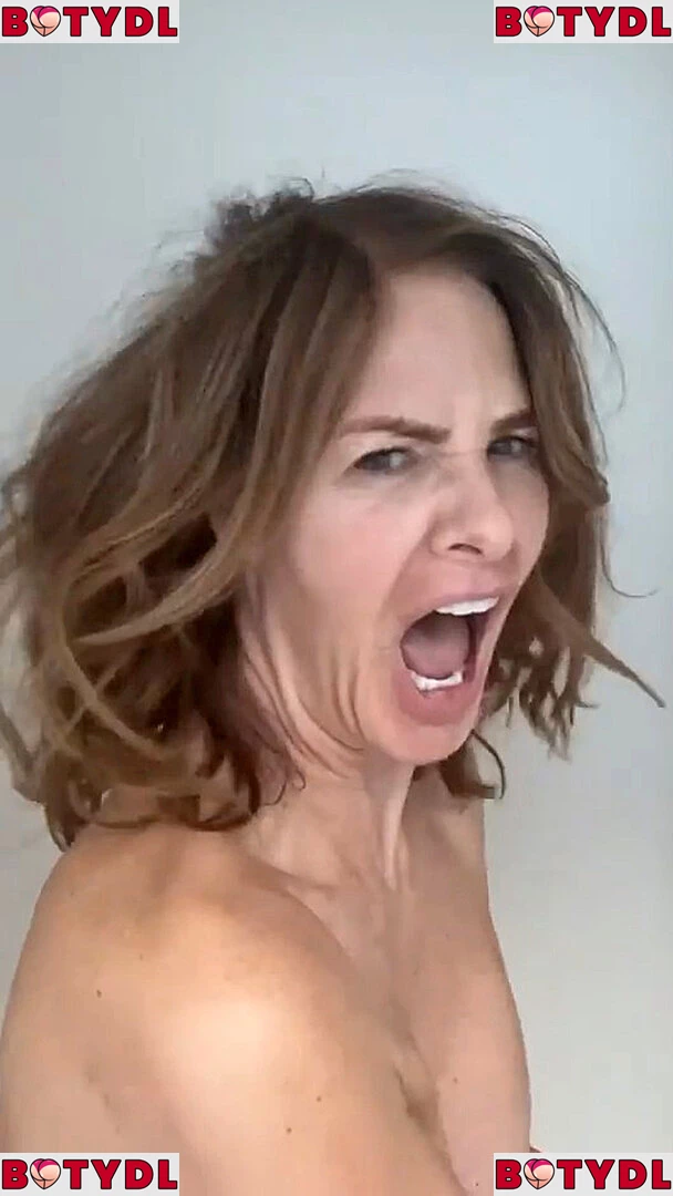 Trinny Woodall Onlyfans Photo Gallery 