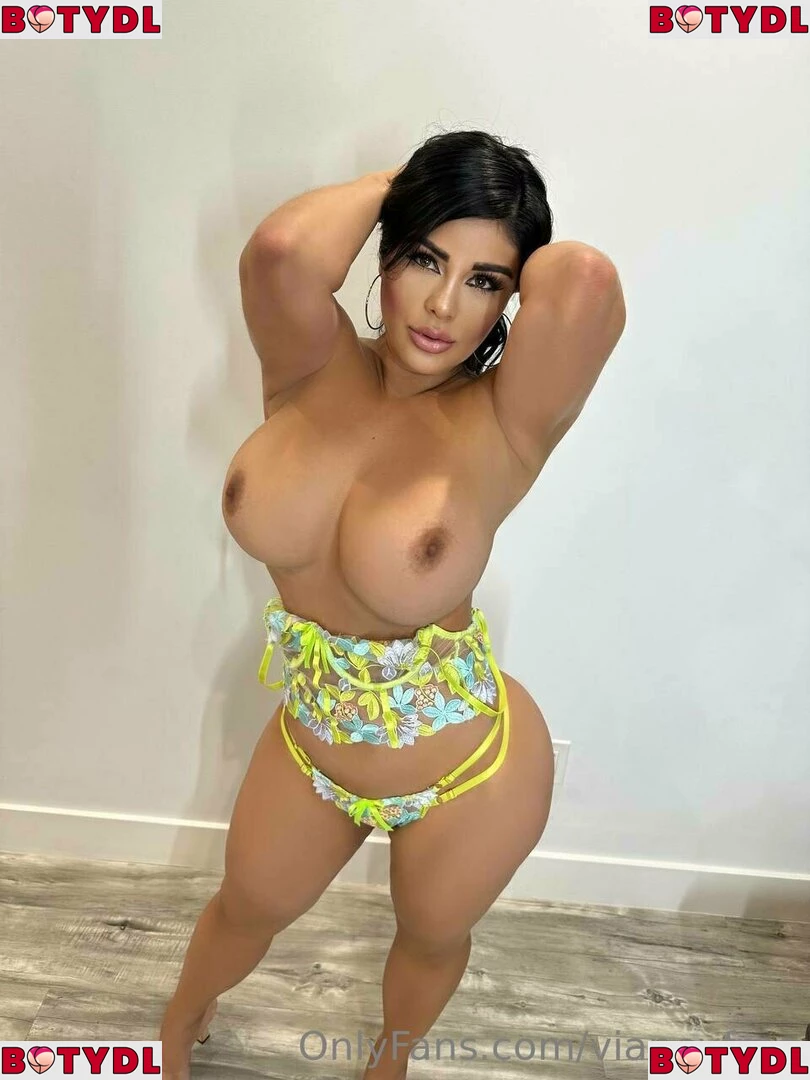 vianeyfree Onlyfans Photo Gallery 