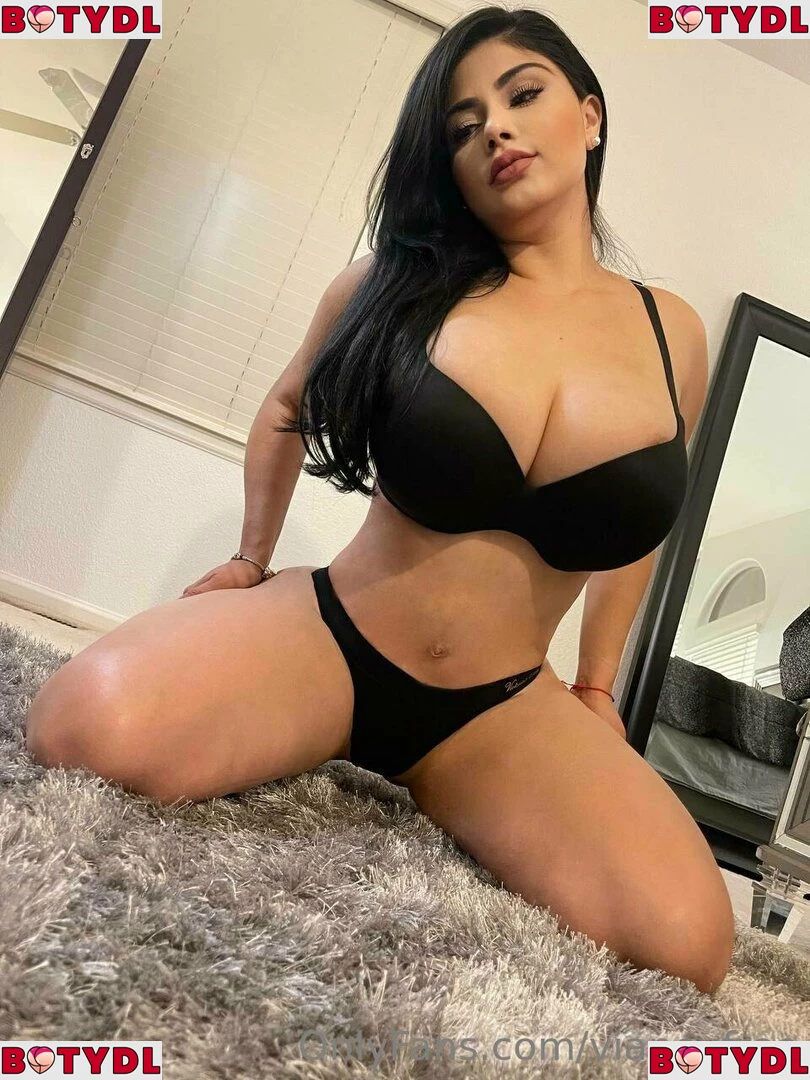 vianeyfree Onlyfans Photo Gallery 