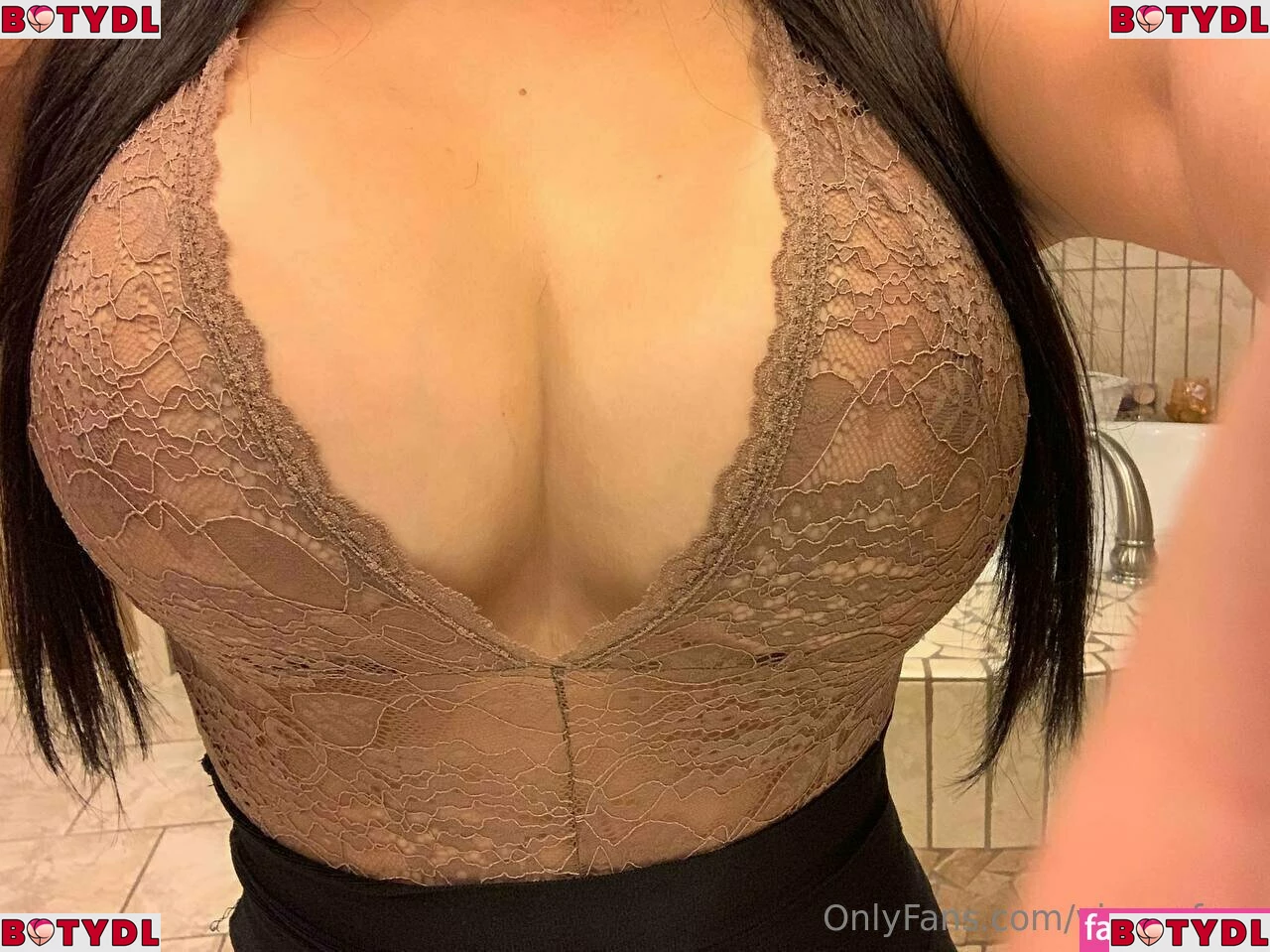 vianeyfree Onlyfans Photo Gallery 