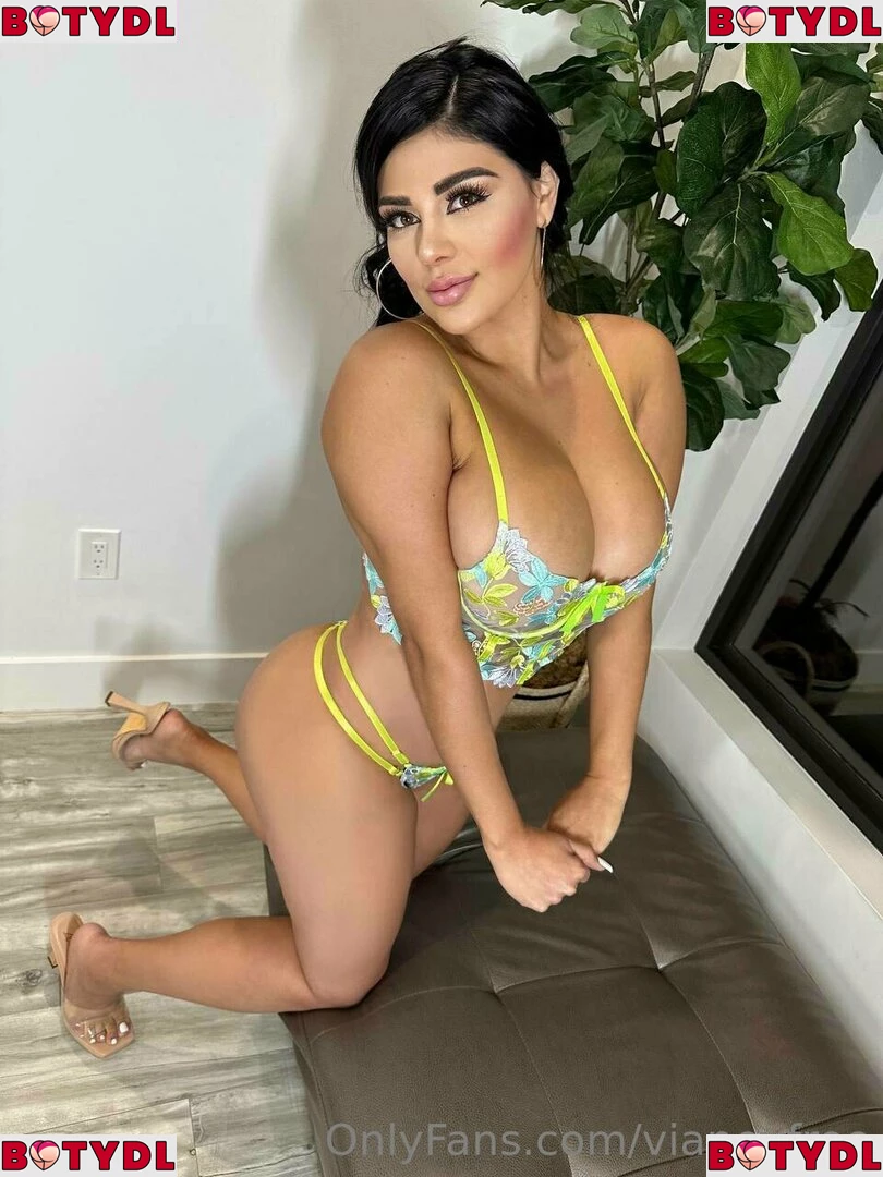 vianeyfree Onlyfans Photo Gallery 