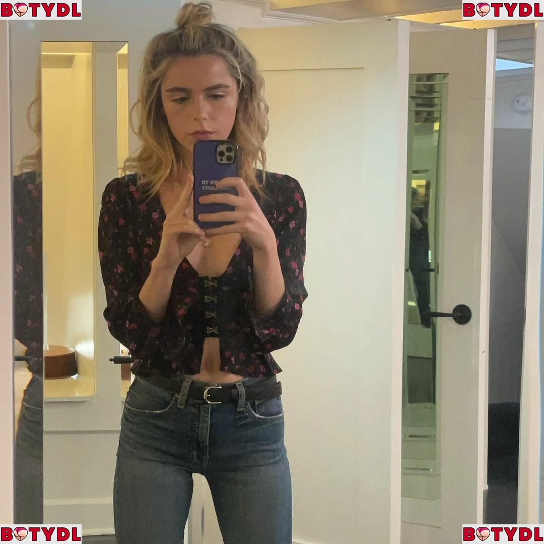 Kiernan Shipka Onlyfans Photo Gallery 