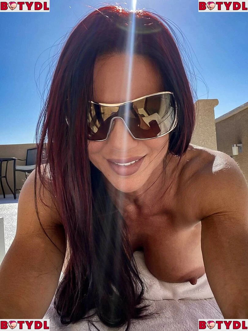 Linda Steele Onlyfans Photo Gallery 