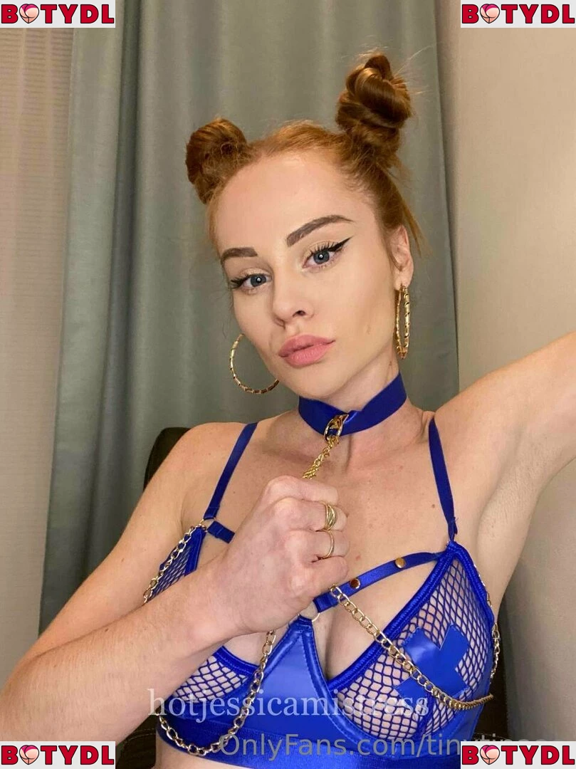 tinytinaaa Onlyfans Photo Gallery 