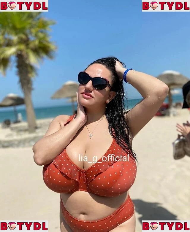 Liana Onlyfans Photo Gallery 