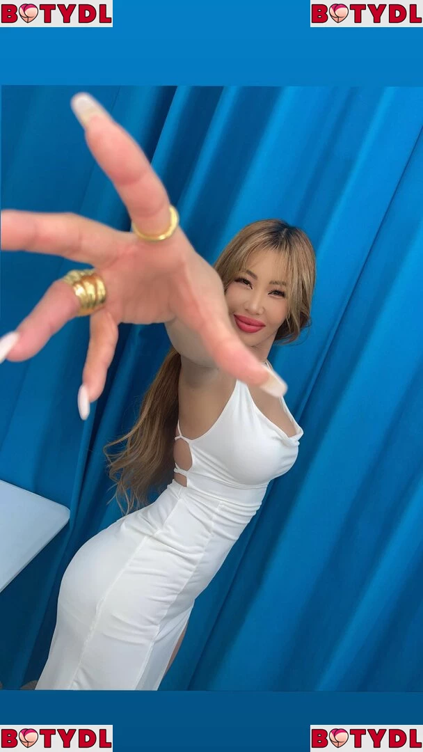 WomenK-pop Onlyfans Photo Gallery 