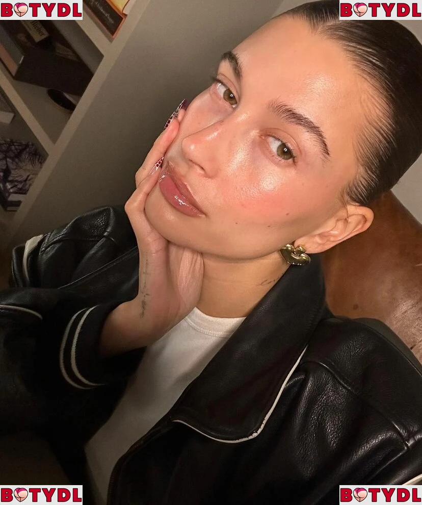 Hailey Baldwin Bieber Onlyfans Photo Gallery 