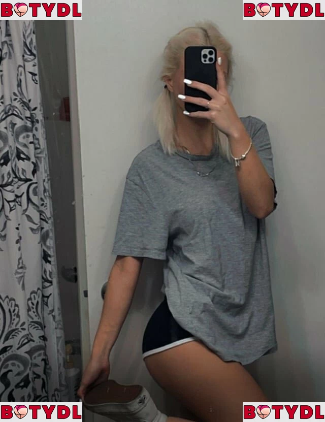 kaylavoid Onlyfans Photo Gallery 