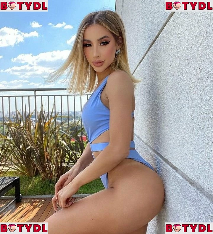 Babi Muniz Onlyfans Photo Gallery 