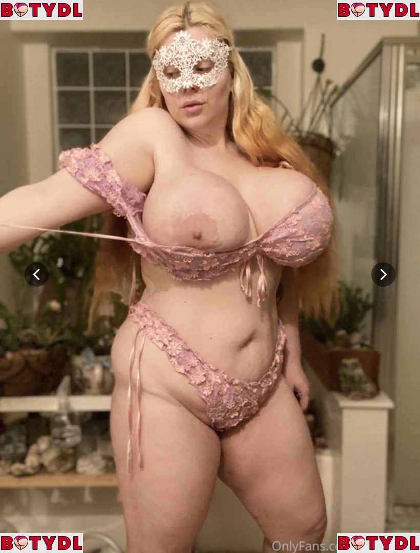 Penny Underbust Onlyfans Photo Gallery 