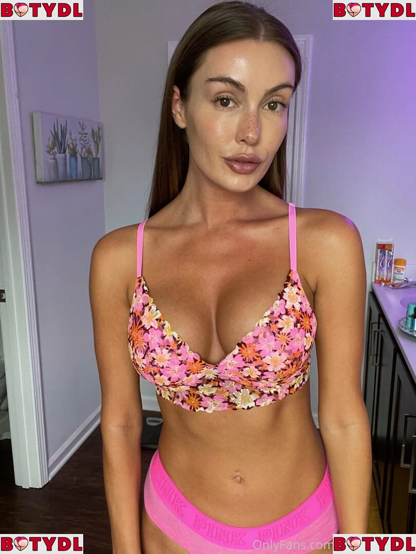 carolinawhite54 Onlyfans Photo Gallery 