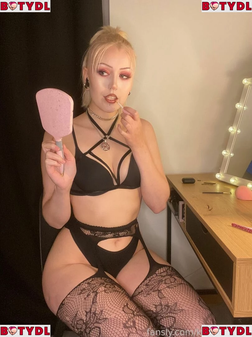 altbabekenza Onlyfans Photo Gallery 