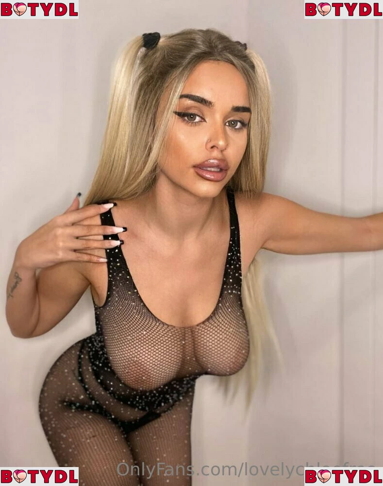 lovelychloefree Onlyfans Photo Gallery 