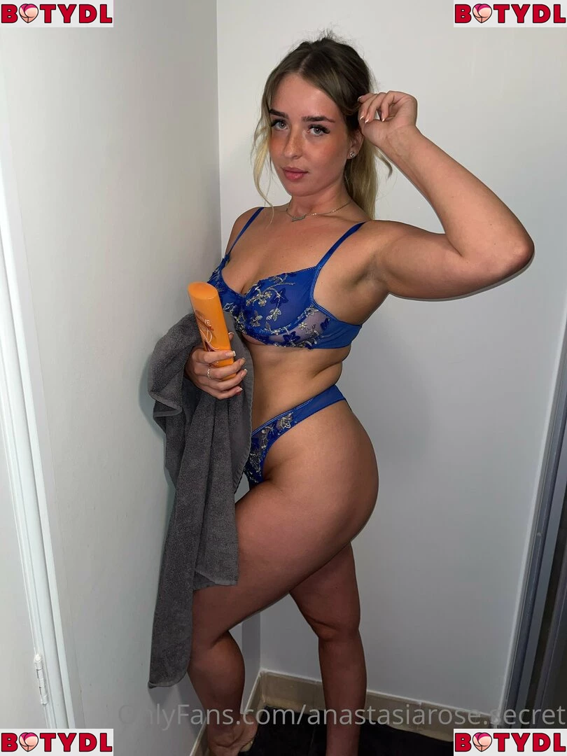 cleaningana Onlyfans Photo Gallery 