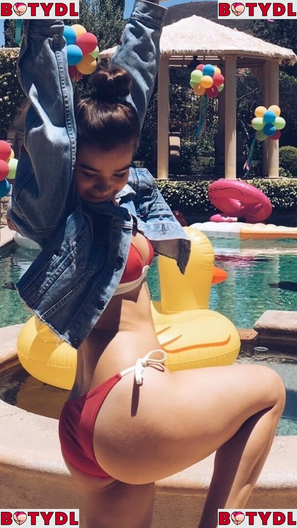 Ariel Winter Onlyfans Photo Gallery 