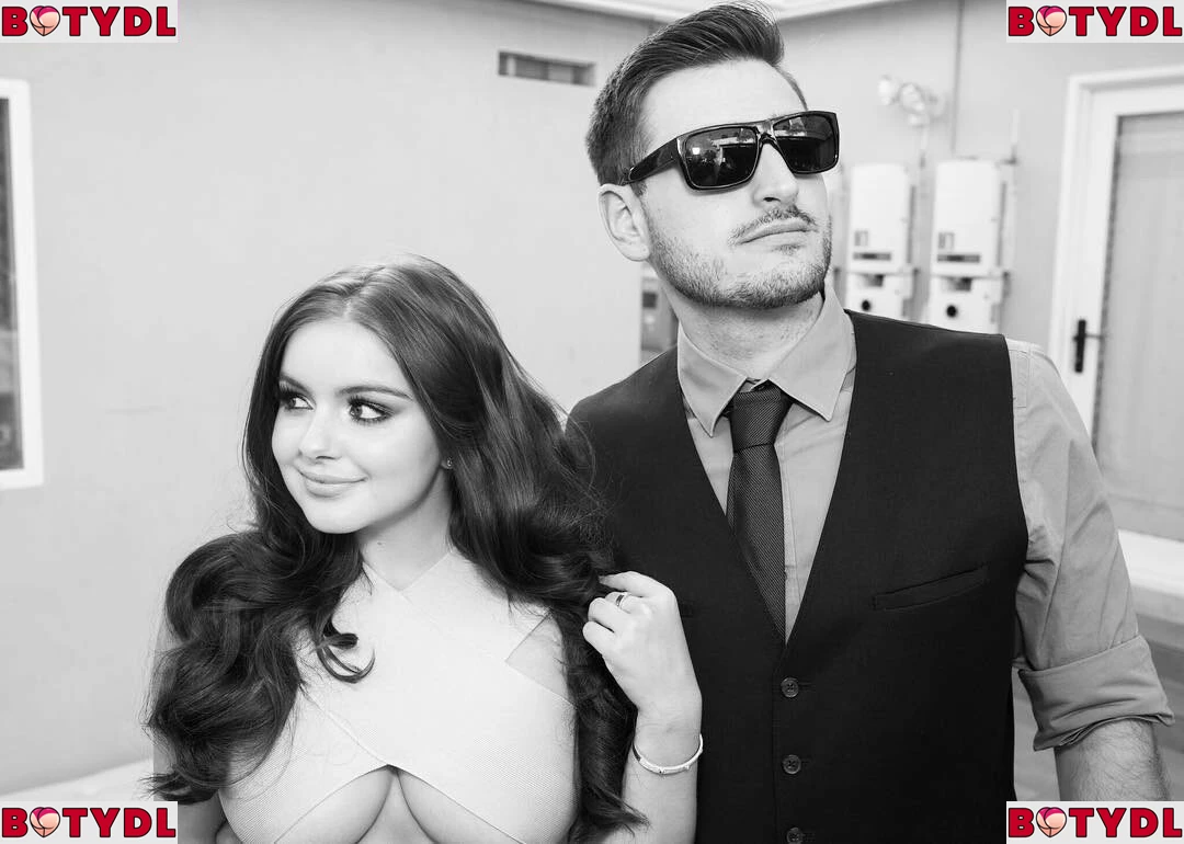 Ariel Winter Onlyfans Photo Gallery 