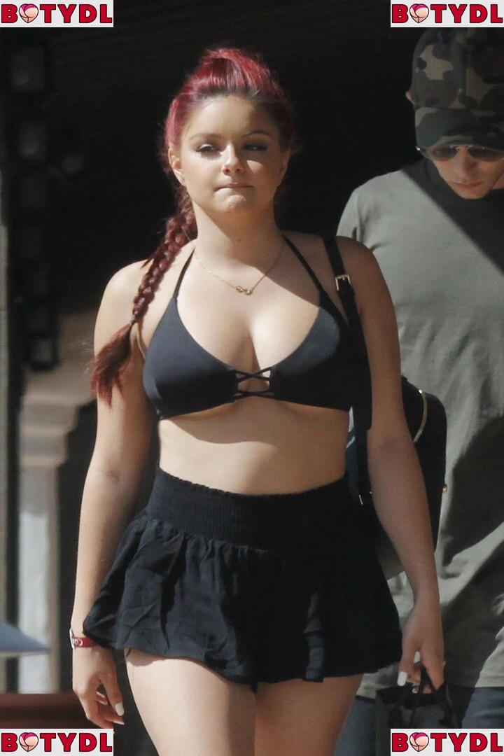 Ariel Winter Onlyfans Photo Gallery 