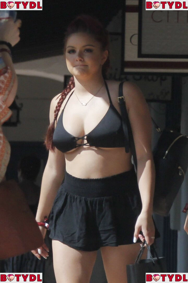 Ariel Winter Onlyfans Photo Gallery 