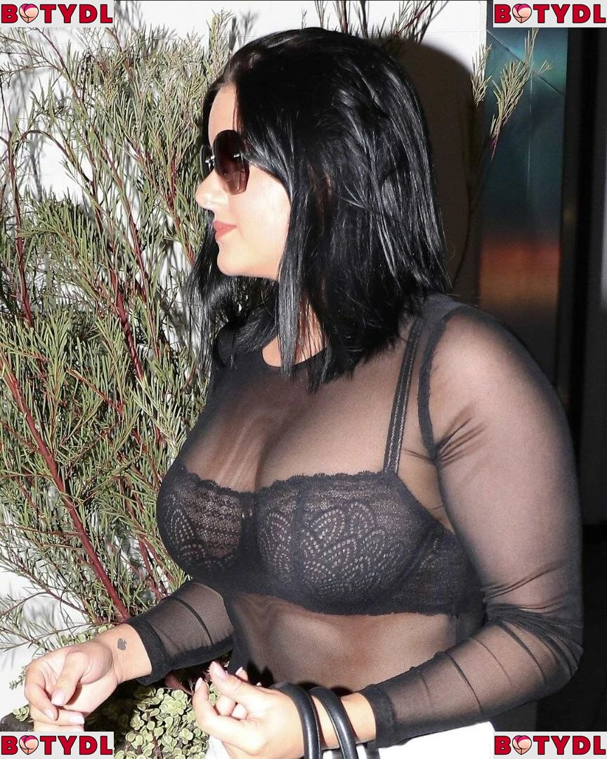 Ariel Winter Onlyfans Photo Gallery 