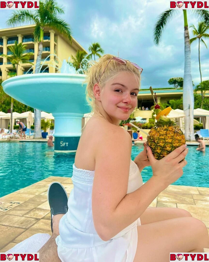 Ariel Winter Onlyfans Photo Gallery 