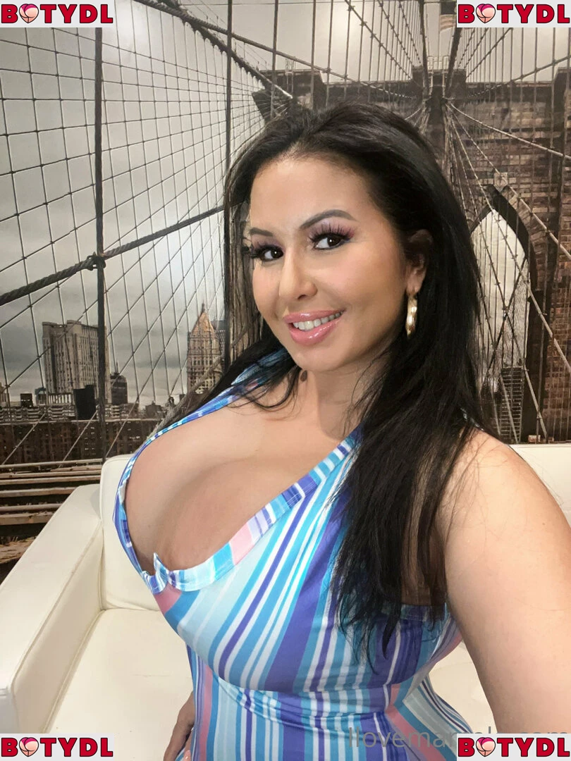 latinamilfnyc Onlyfans Photo Gallery 