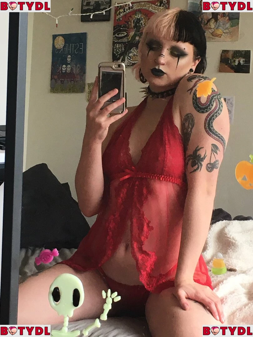 gothbimboxxx Onlyfans Photo Gallery 