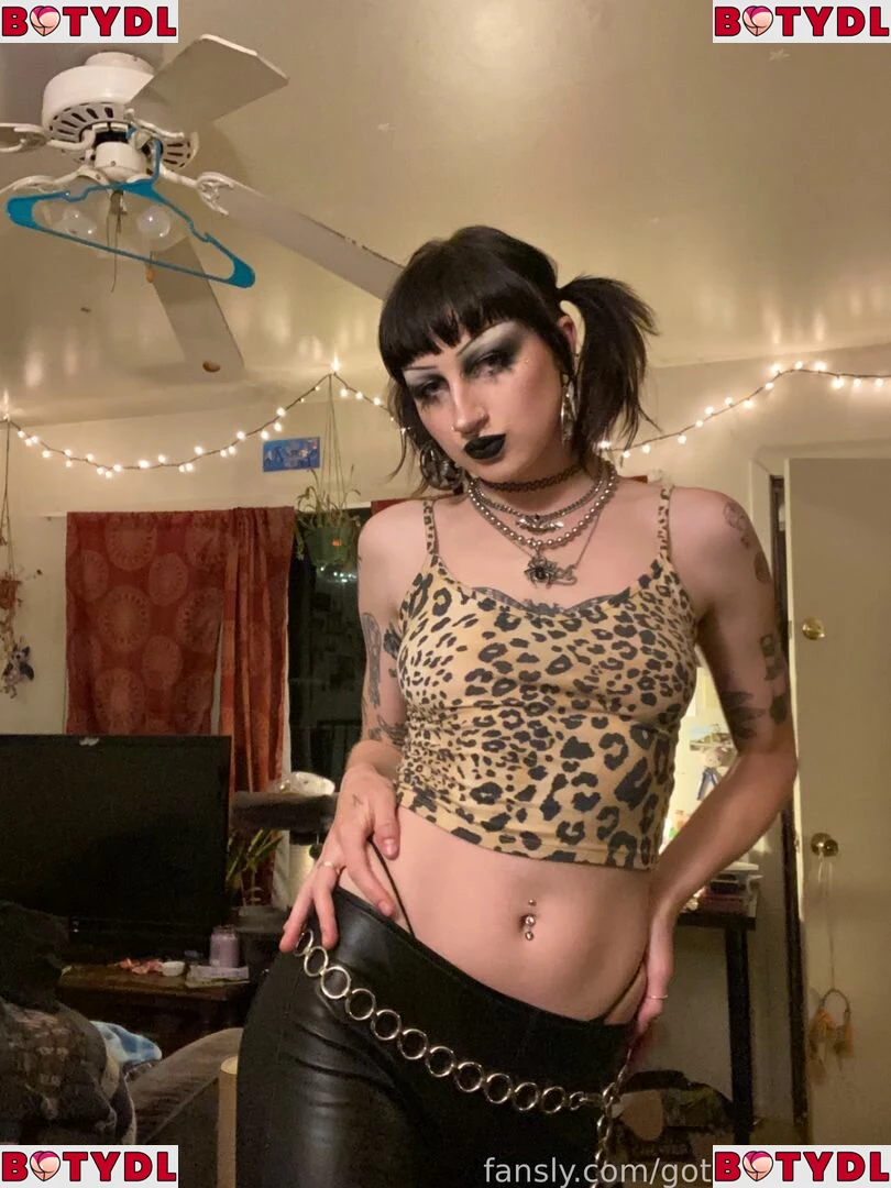 gothbimboxxx Onlyfans Photo Gallery 