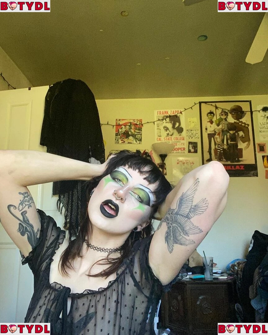 gothbimboxxx Onlyfans Photo Gallery 