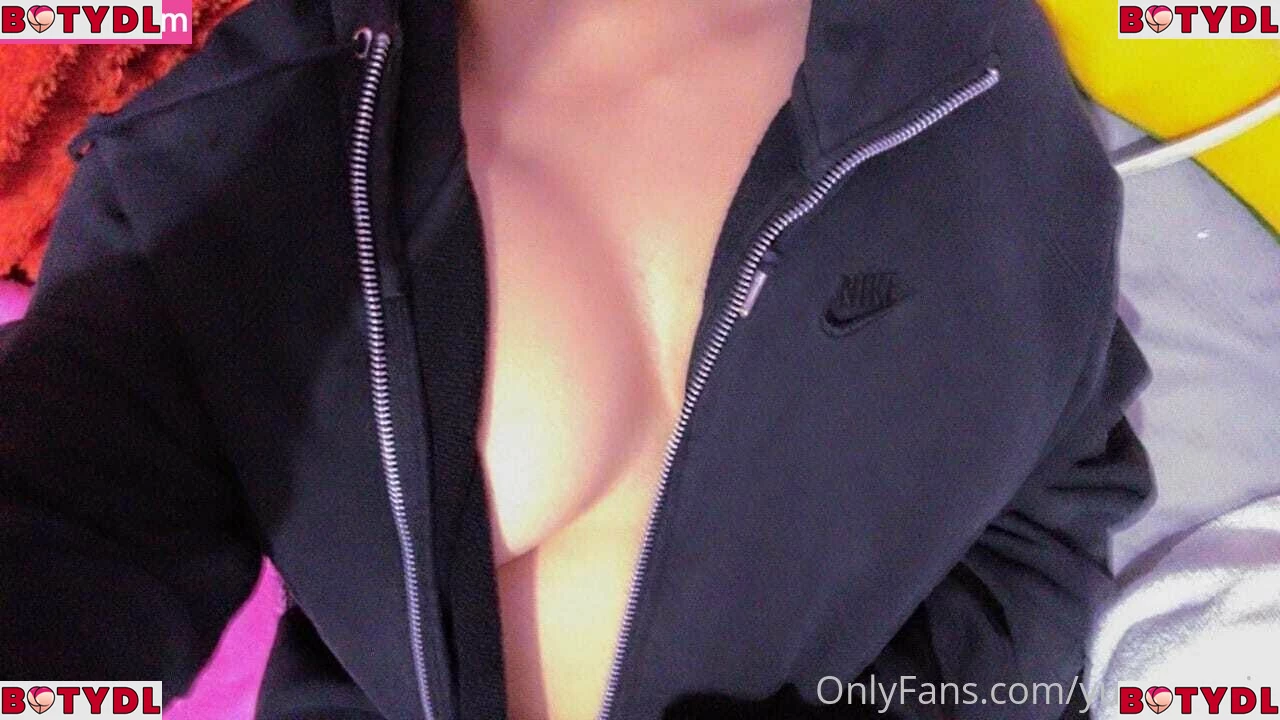 Yuwummie Onlyfans Photo Gallery 