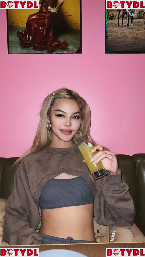 LilyMayMac Onlyfans Photo Gallery 