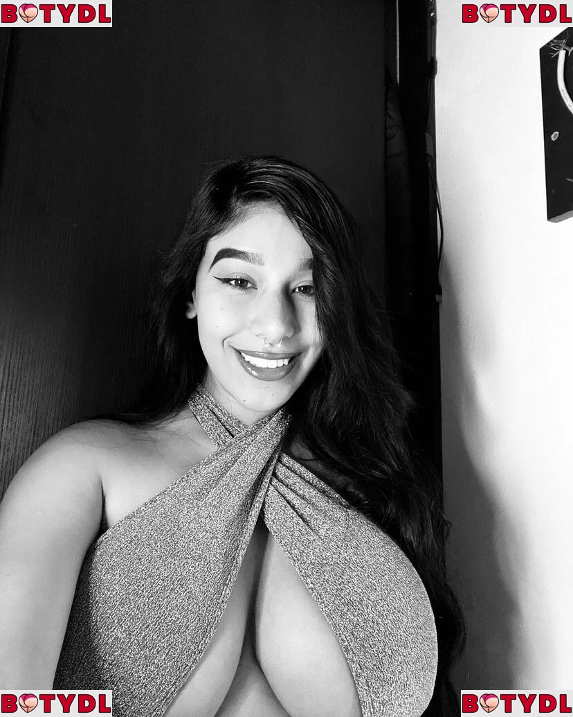 Fernanda V Onlyfans Photo Gallery 