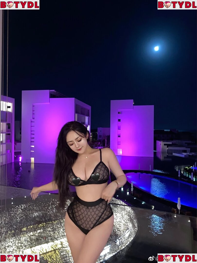 Rebecca Liu Onlyfans Photo Gallery 