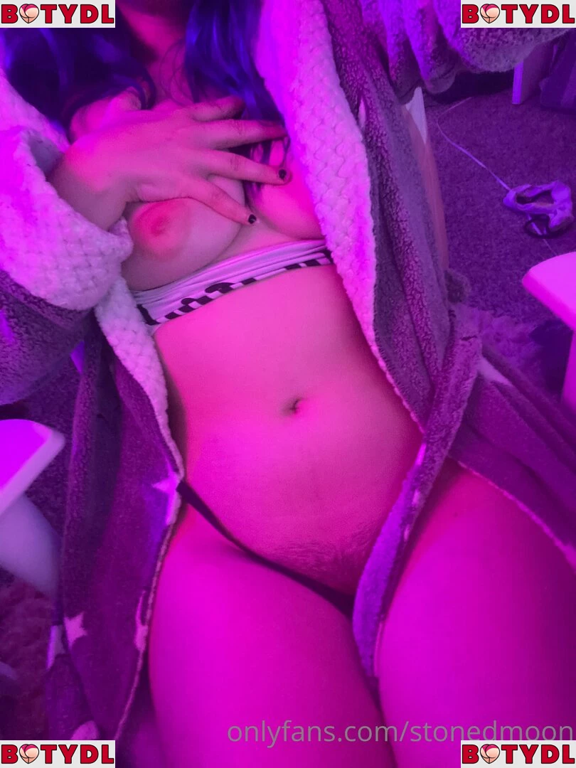 stonedmoon Onlyfans Photo Gallery 