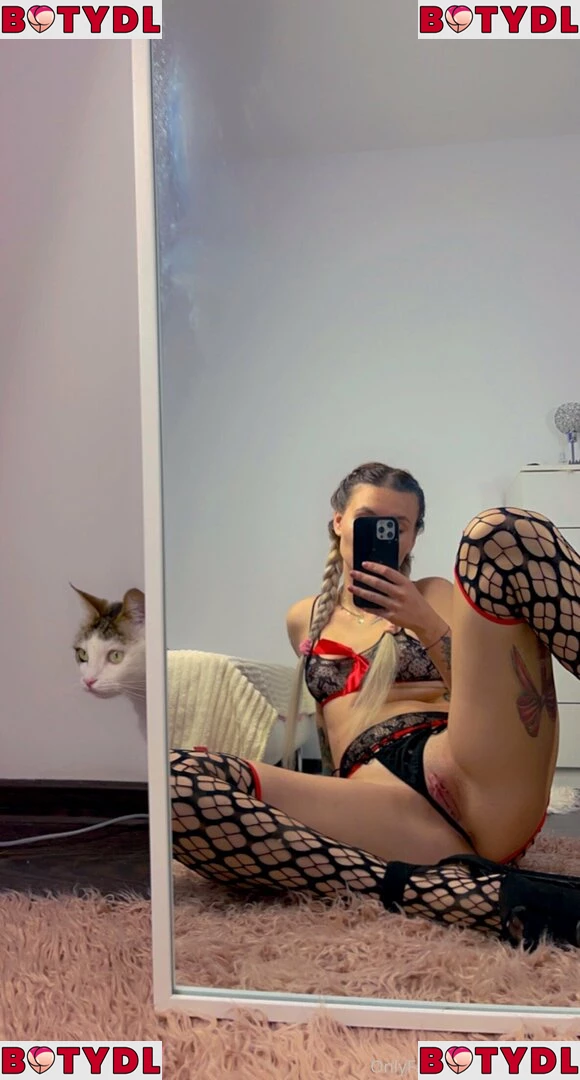 okamibabe Onlyfans Photo Gallery 