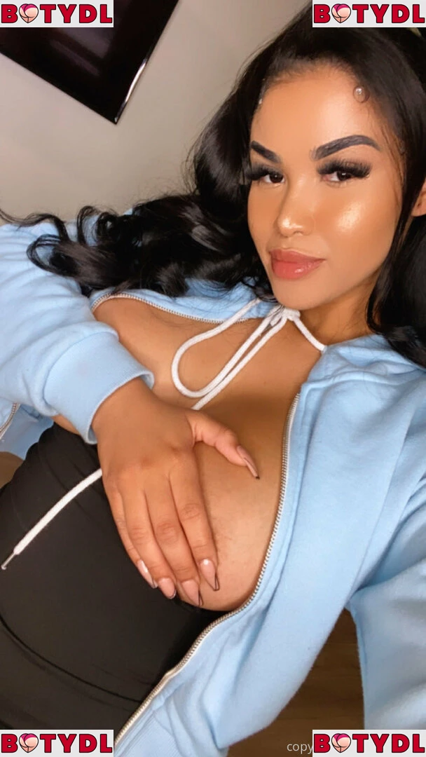 sheismichaela Onlyfans Photo Gallery 