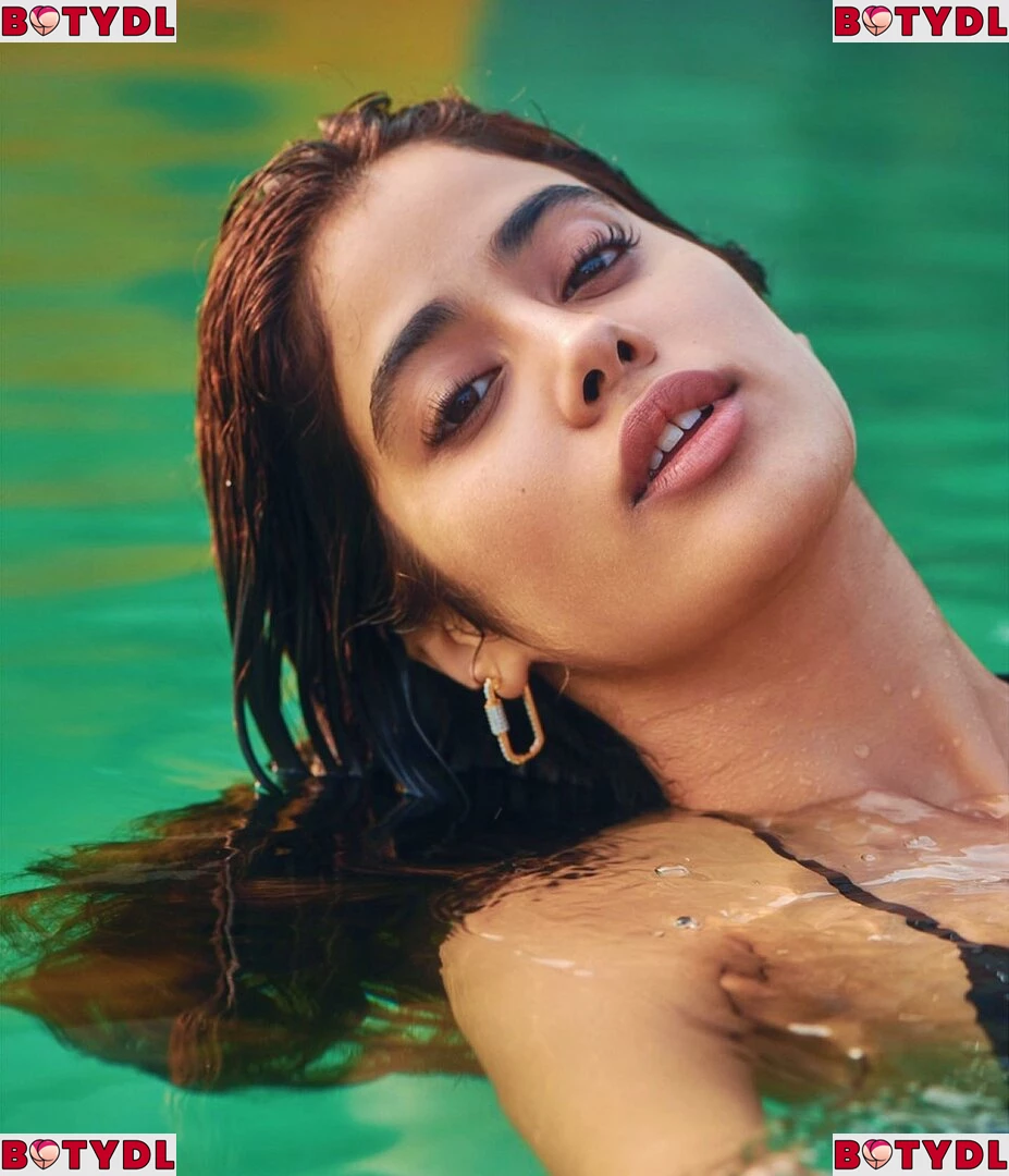 Janhvi Kapoor Onlyfans Photo Gallery 