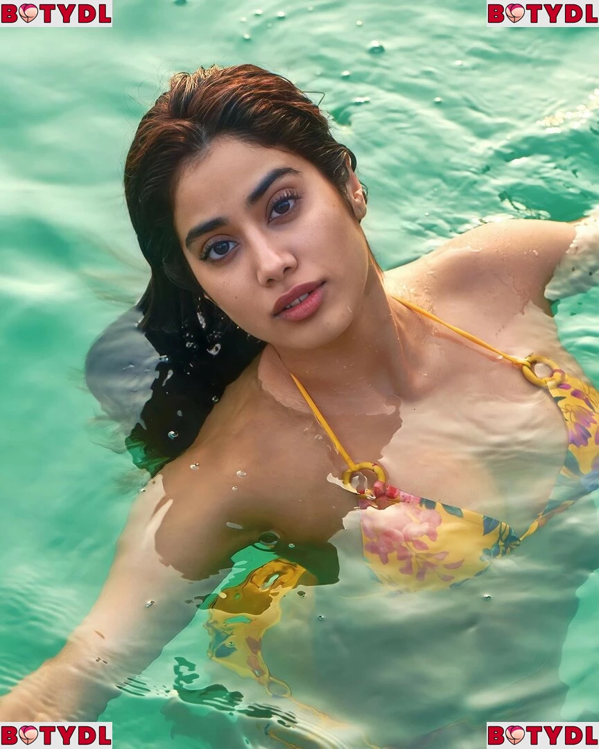 Janhvi Kapoor Onlyfans Photo Gallery 