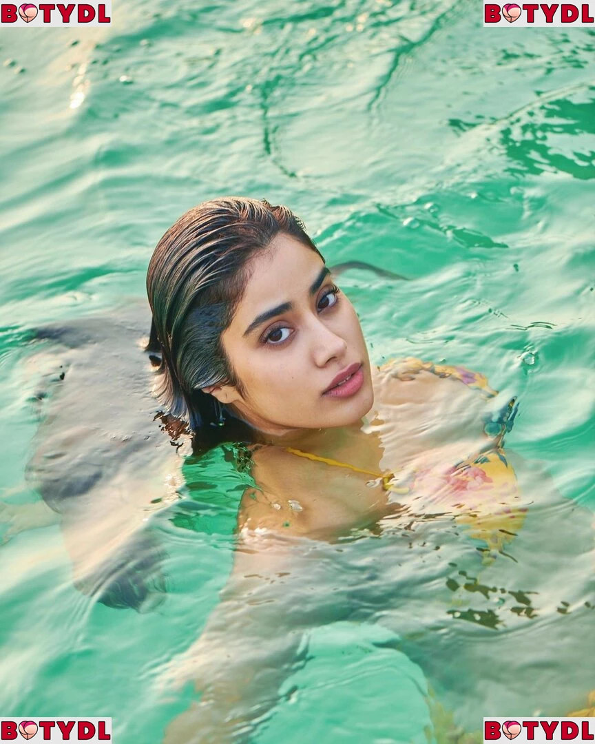 Janhvi Kapoor Onlyfans Photo Gallery 