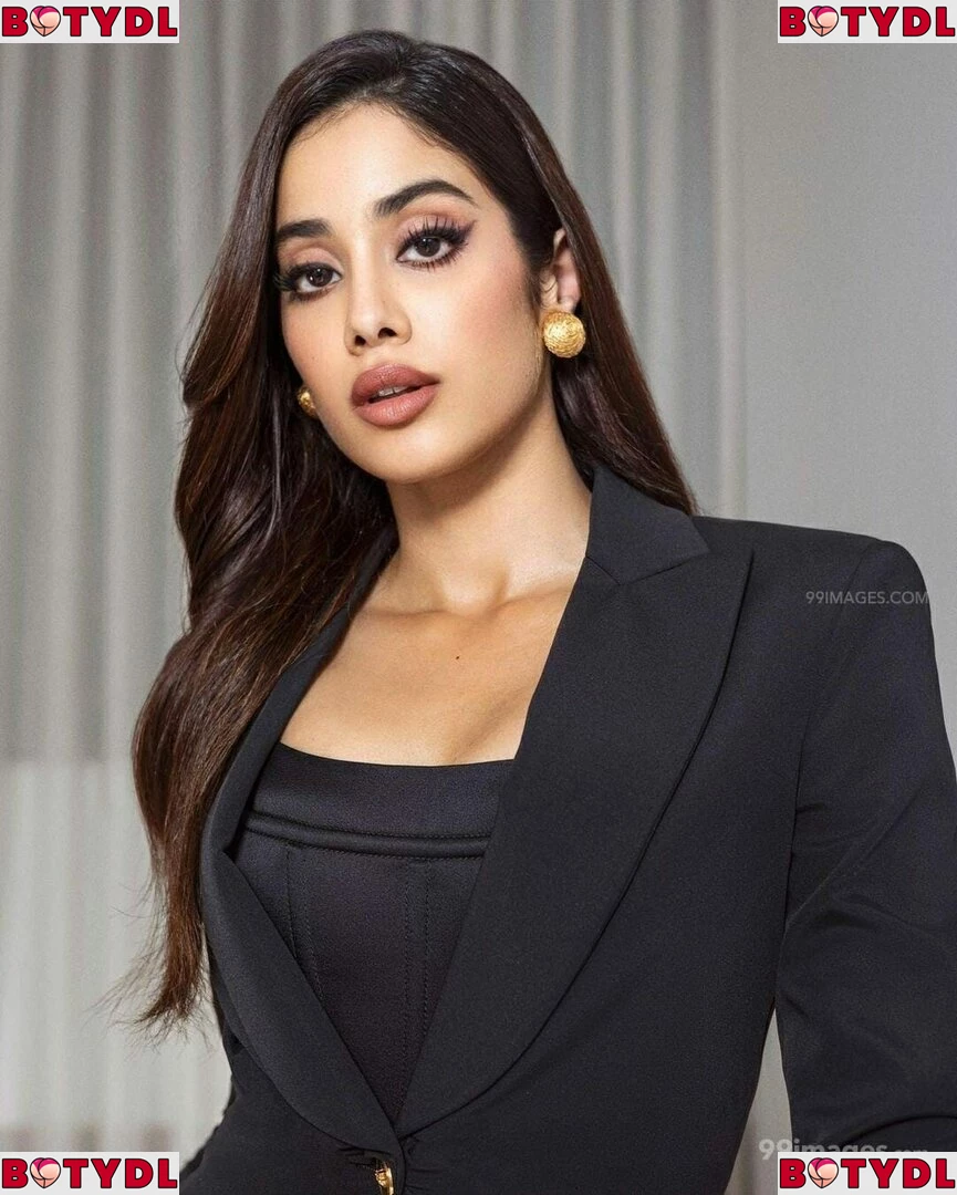 Janhvi Kapoor Onlyfans Photo Gallery 