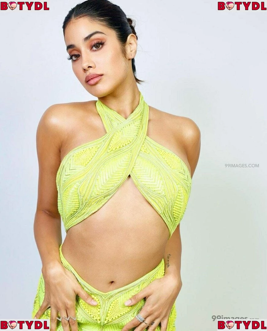 Janhvi Kapoor Onlyfans Photo Gallery 