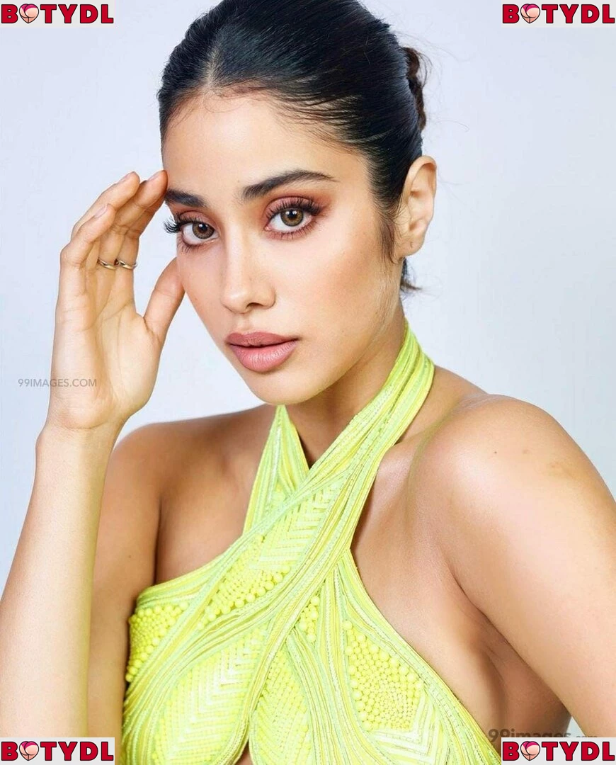 Janhvi Kapoor Onlyfans Photo Gallery 