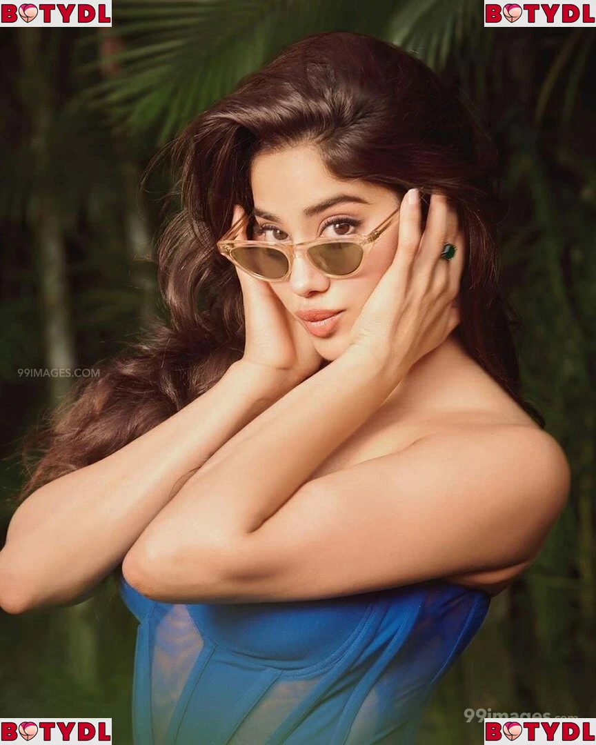 Janhvi Kapoor Onlyfans Photo Gallery 