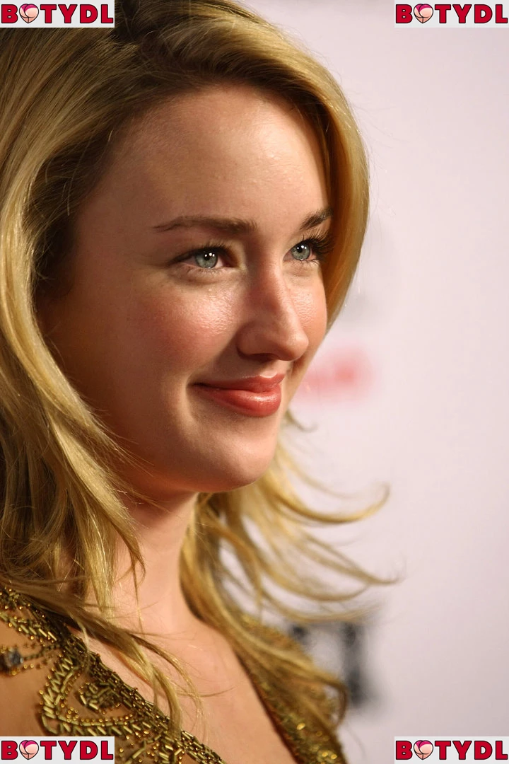 Ashley Johnson Onlyfans Photo Gallery 