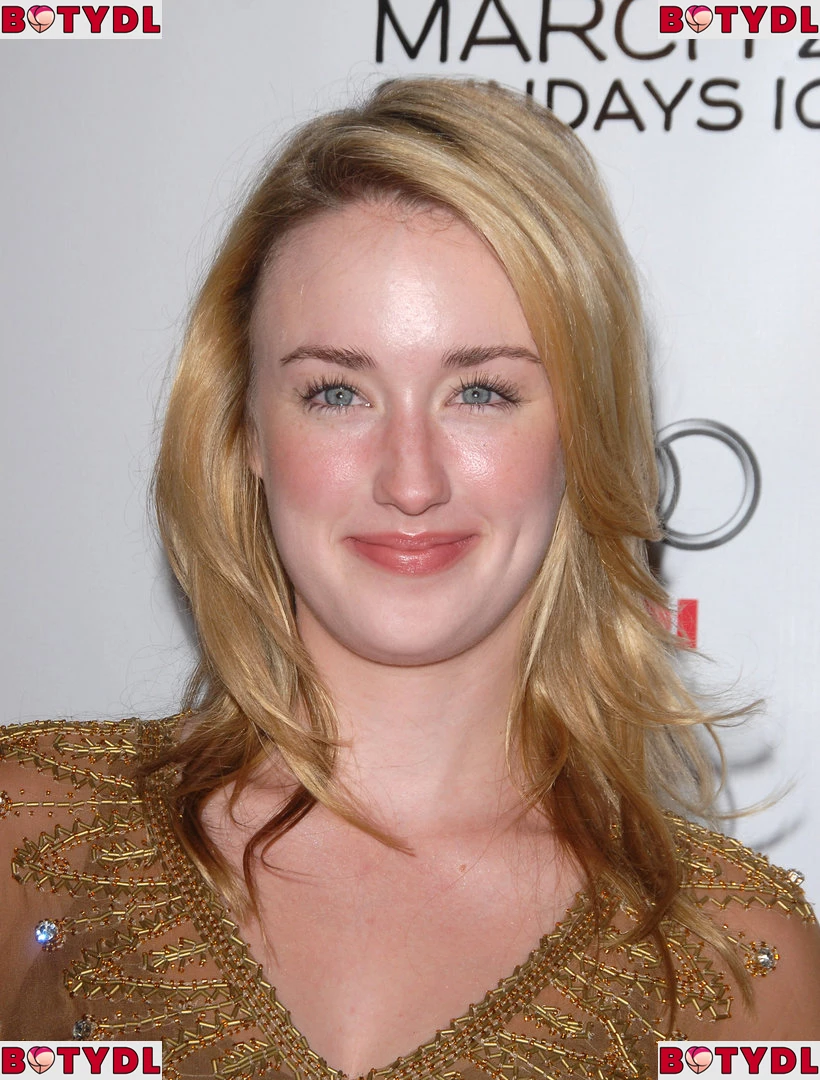 Ashley Johnson Onlyfans Photo Gallery 