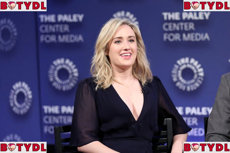 Ashley Johnson Onlyfans Photo Gallery 