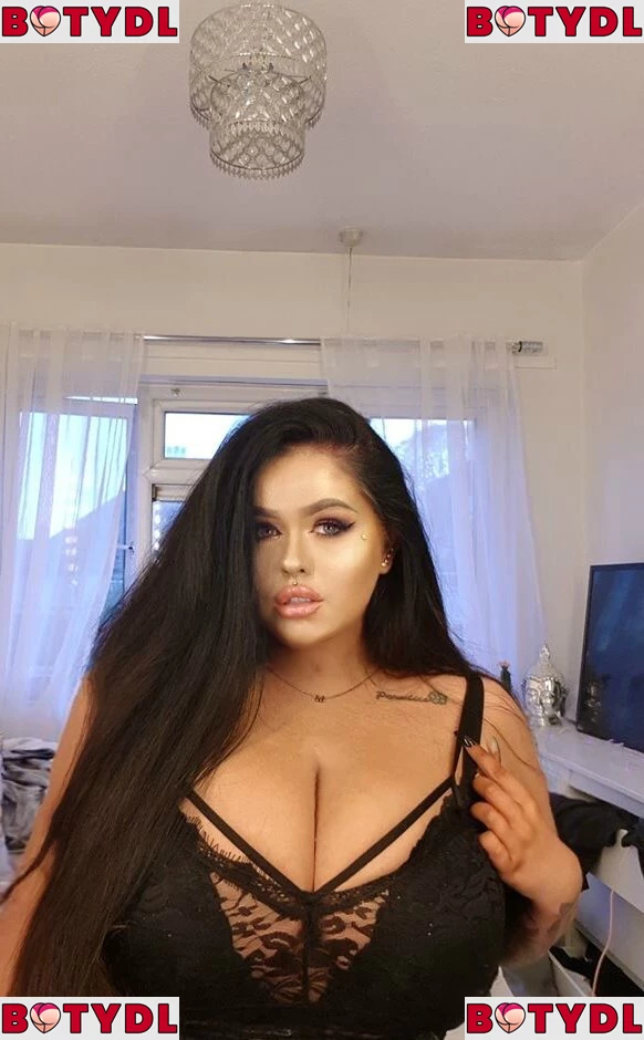 Megan Carys Gomer Onlyfans Photo Gallery 