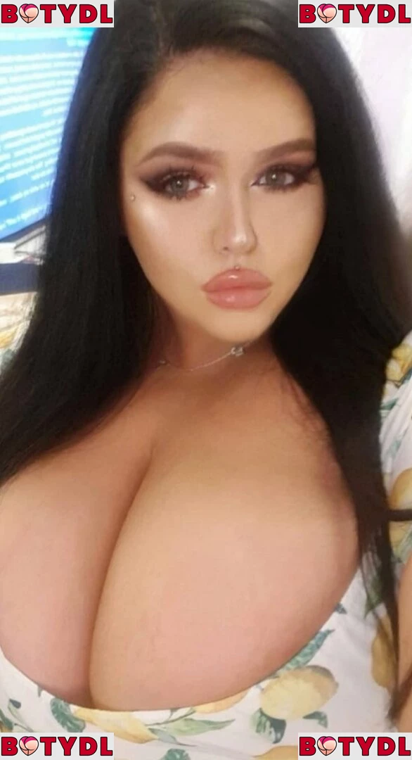 Megan Carys Gomer Onlyfans Photo Gallery 