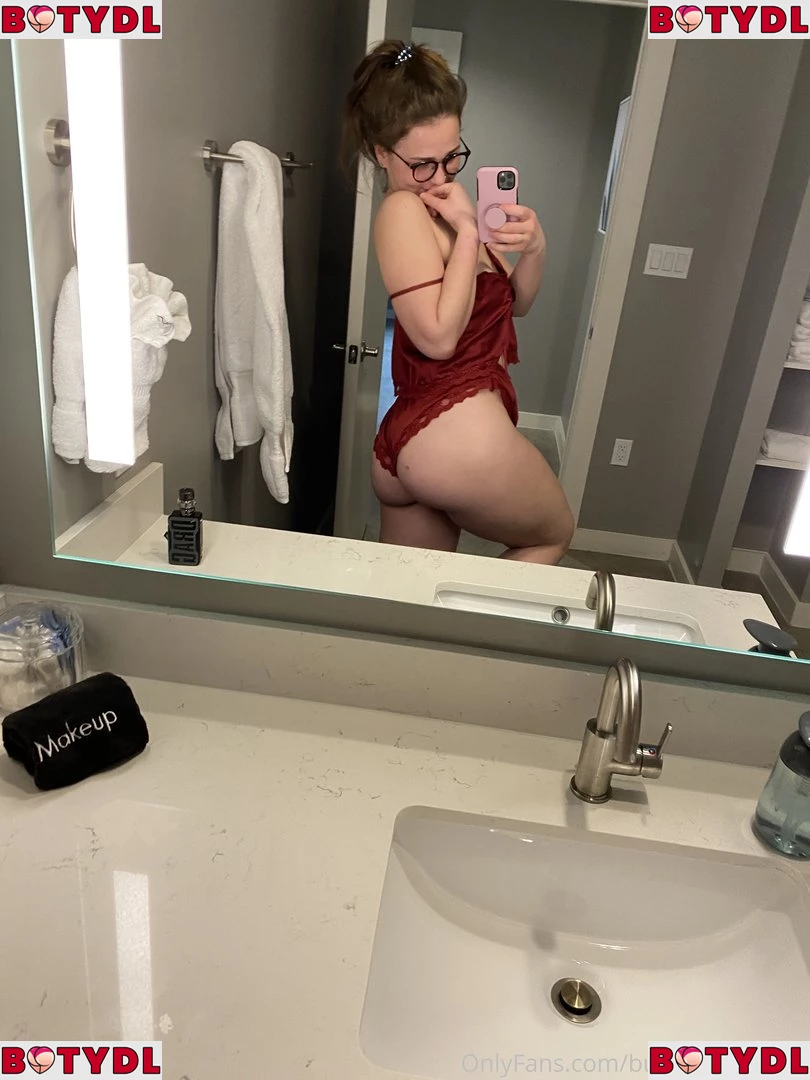 Kayla Onlyfans Photo Gallery 