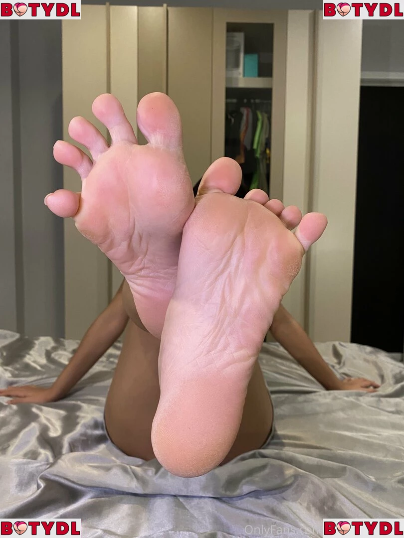 eurasian_feet Onlyfans Photo Gallery 