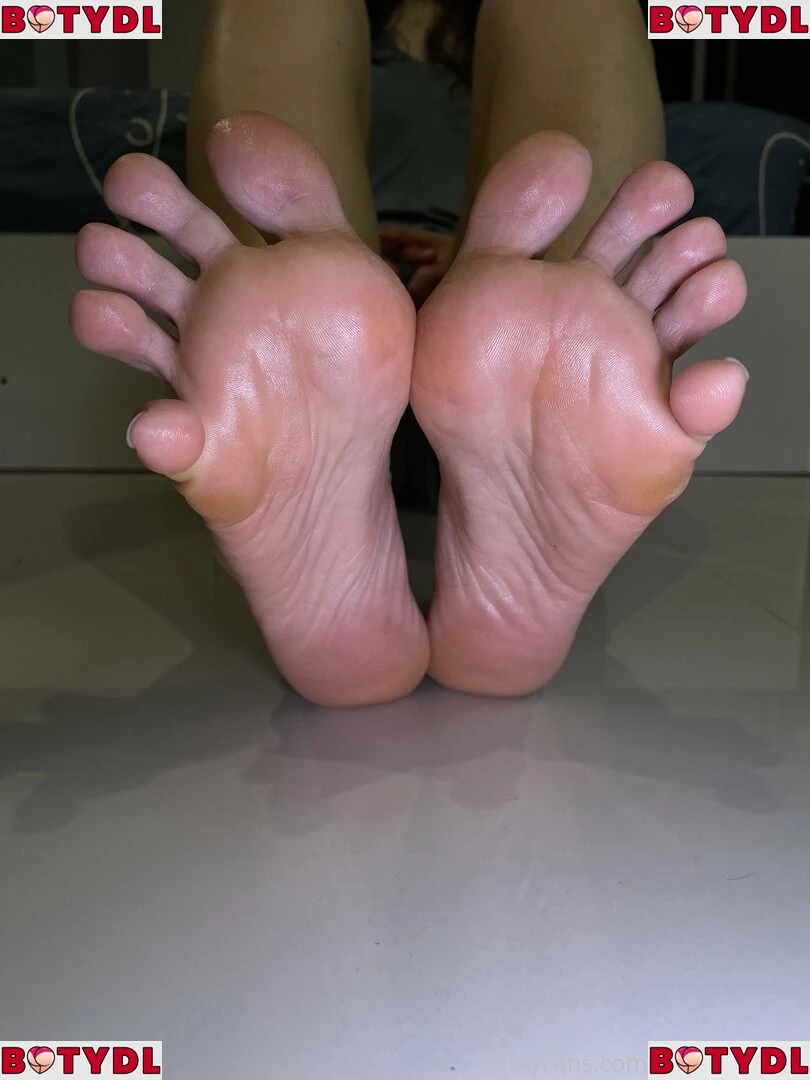 eurasian_feet Onlyfans Photo Gallery 